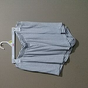 Layla shorts size large